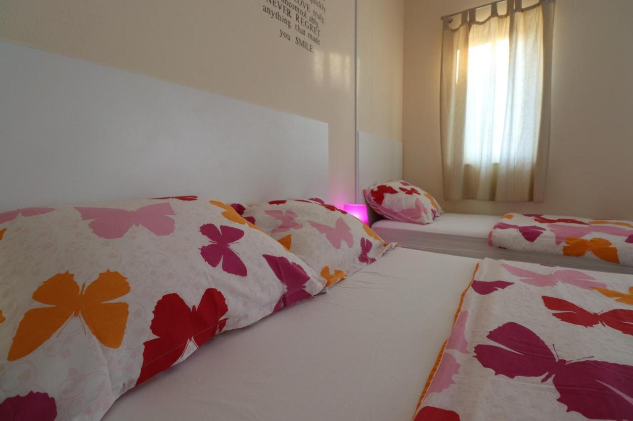 Charming Seaside Apartments Noa & Jakov, Zaboric Sibenik Exterior foto
