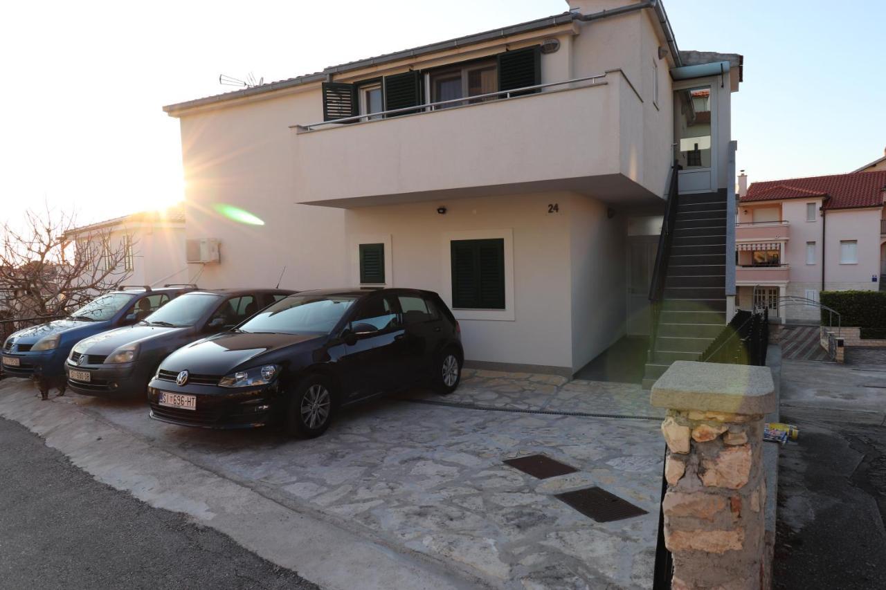 Charming Seaside Apartments Noa & Jakov, Zaboric Sibenik Exterior foto
