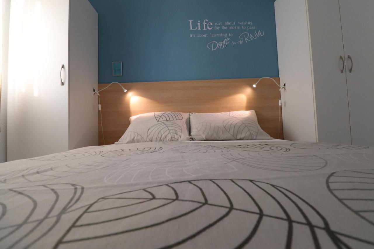 Charming Seaside Apartments Noa & Jakov, Zaboric Sibenik Exterior foto
